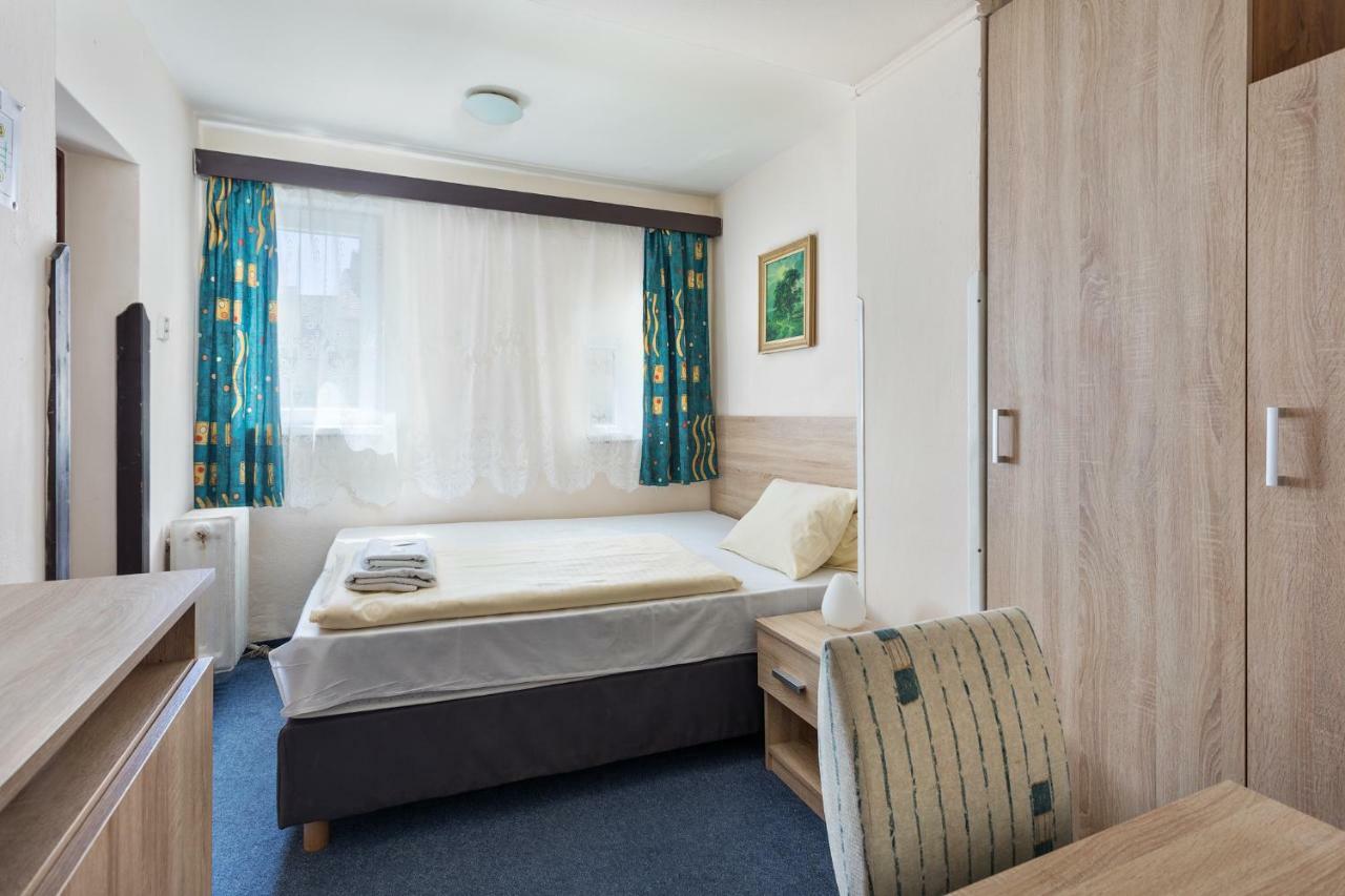 Penzion Hotel Morrison Пльзень Экстерьер фото